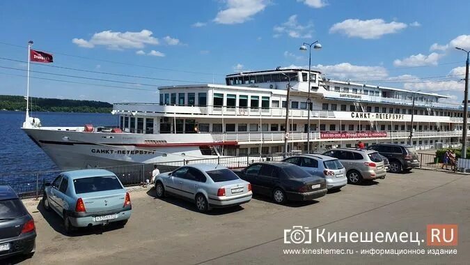Круиз на теплоходе из санкт петербурга 2024. Теплоход санкт-петербург водоход. кинешма теплоход. кинешма причал. причал водоход санкт-петербург.