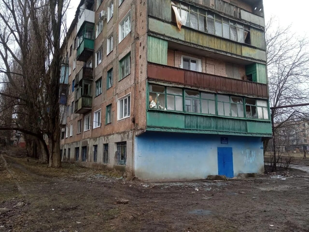 Обстрел донецка и горловки. Горловка комсомолец обстрел. Делегация из горловки посетила кемерово. Смотрящий горловки. Поселок зайцево донецкая область сейчас.