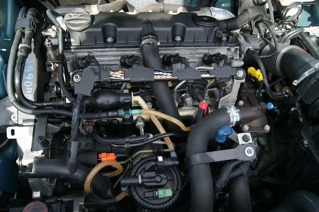 Клапан ЕГР Peugeot 307 2.0 HDI. Ситроен с5 дизель 2.0. Пежо 307 двигатель 2.0 HDI. ЕГР Пежо 407 2.0 HDI.