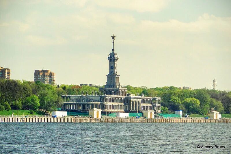 Символы москвы северный речной вокзал. Северный Речной вокзал, Москва, Ленинградское шоссе, 51. Речной вокзал Москва. Северный Речной вокзал 2011. Северный Речной вокзал Москва крейсер.