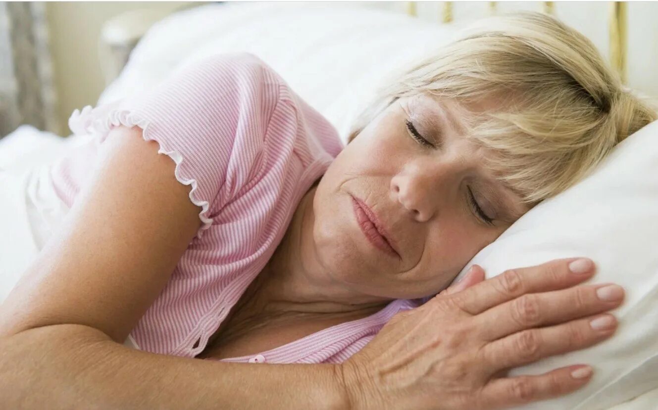 сон фото дома. спящие пожилые женщины. спящие женщины. спящие женщины после 40. спящие женщины после 40.