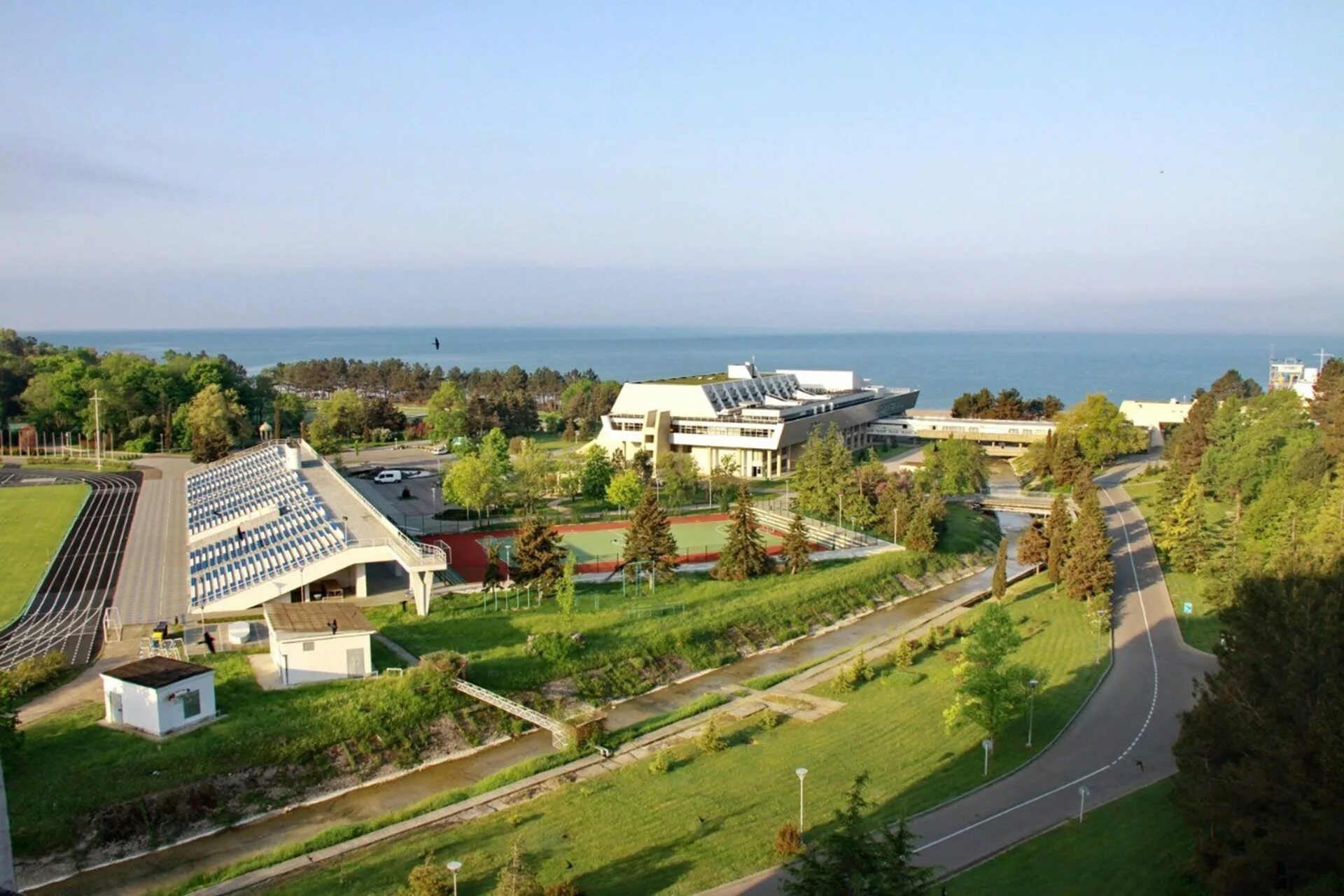 Лагерь орленок комсомольский домики. Дом вожатых. Вдц орленок дом вожатых. Дом вожатых. Лагерь молодежный.