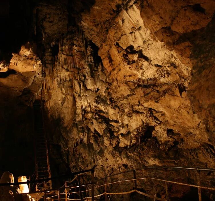 икеньская пещера башкирия. двухэтажная пещера александровск. пещера автор. грот природа земляной. пещера эмине боир хосар крым.