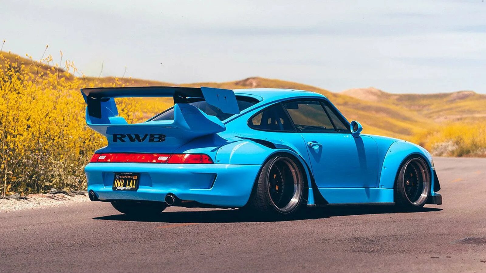 Porsche 911 993 rwb. Porsche 911 turbo rwb. Porsche 911 rwb. Porsche 911 964 rwb. Porsche 911 rwb.