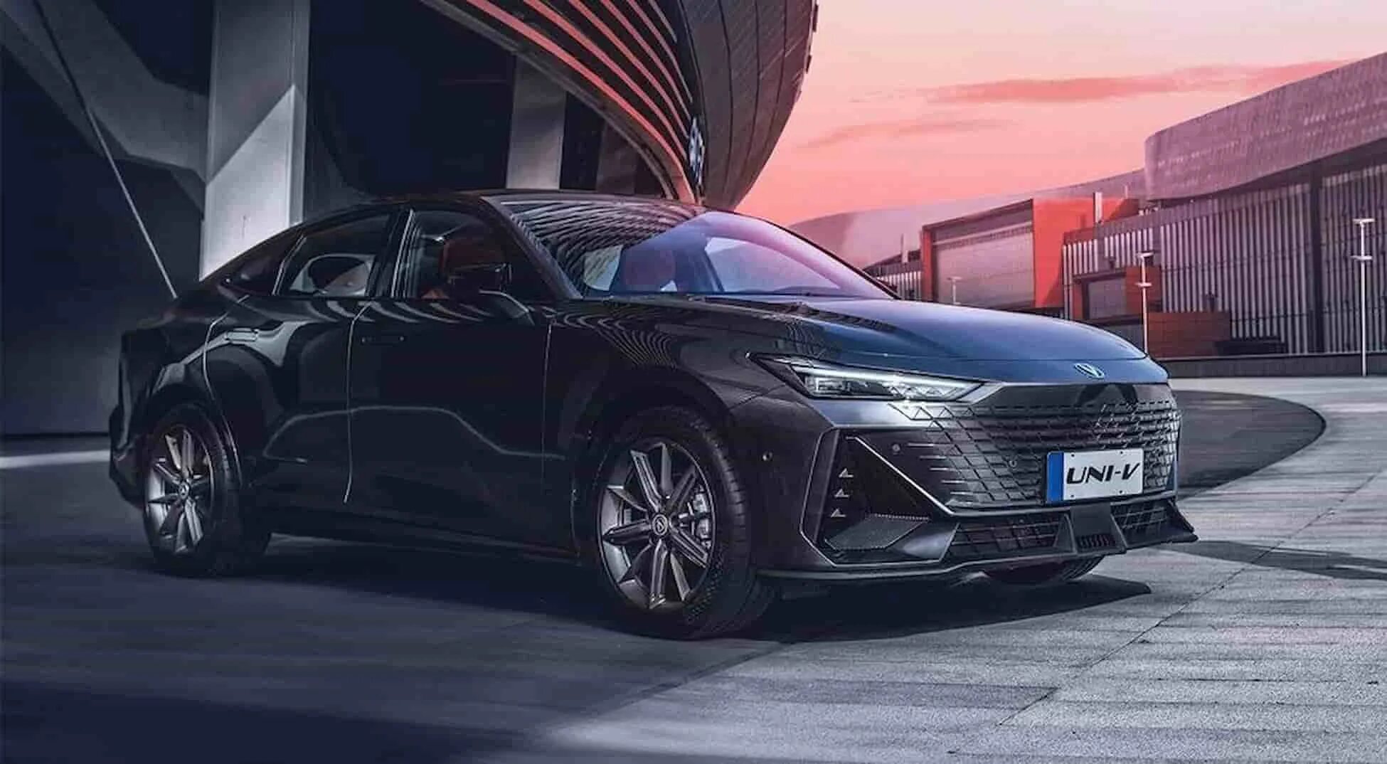 Сравнение uni v. Чанган uni v 2025. uni-v 2025. changan uni-v 2.0. новый чанган uni v.