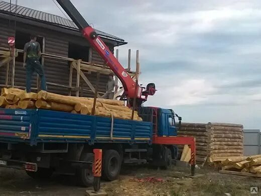 Манипулятор бревна. Камаз манипулятор перевоз бревен. манипулятор для разгрузки бревен. разгрузка сруба манипулятором. кран для сборки сруба.