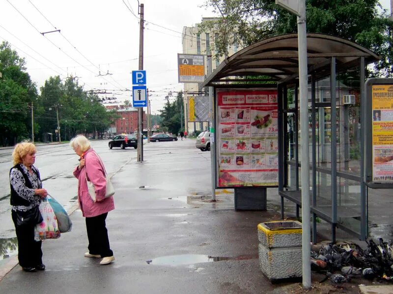 Ост аптека. Остановка с магазином. Лавка на остановке. Остановка аптека. Остановка аптека Барнаул.