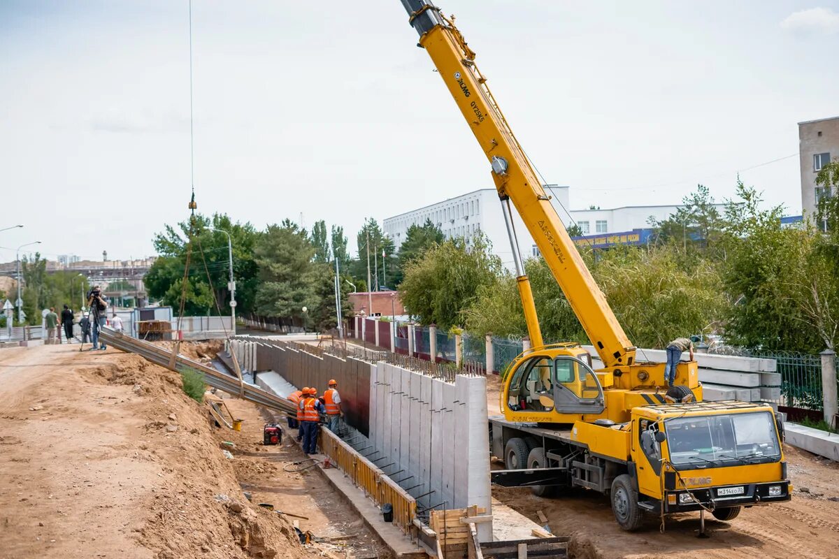 Алексин мост через вашану. Балки для мостов жби. Реконструкция мостовых сооружений. Реконструкция моста. Чернышевский мост вилюй.