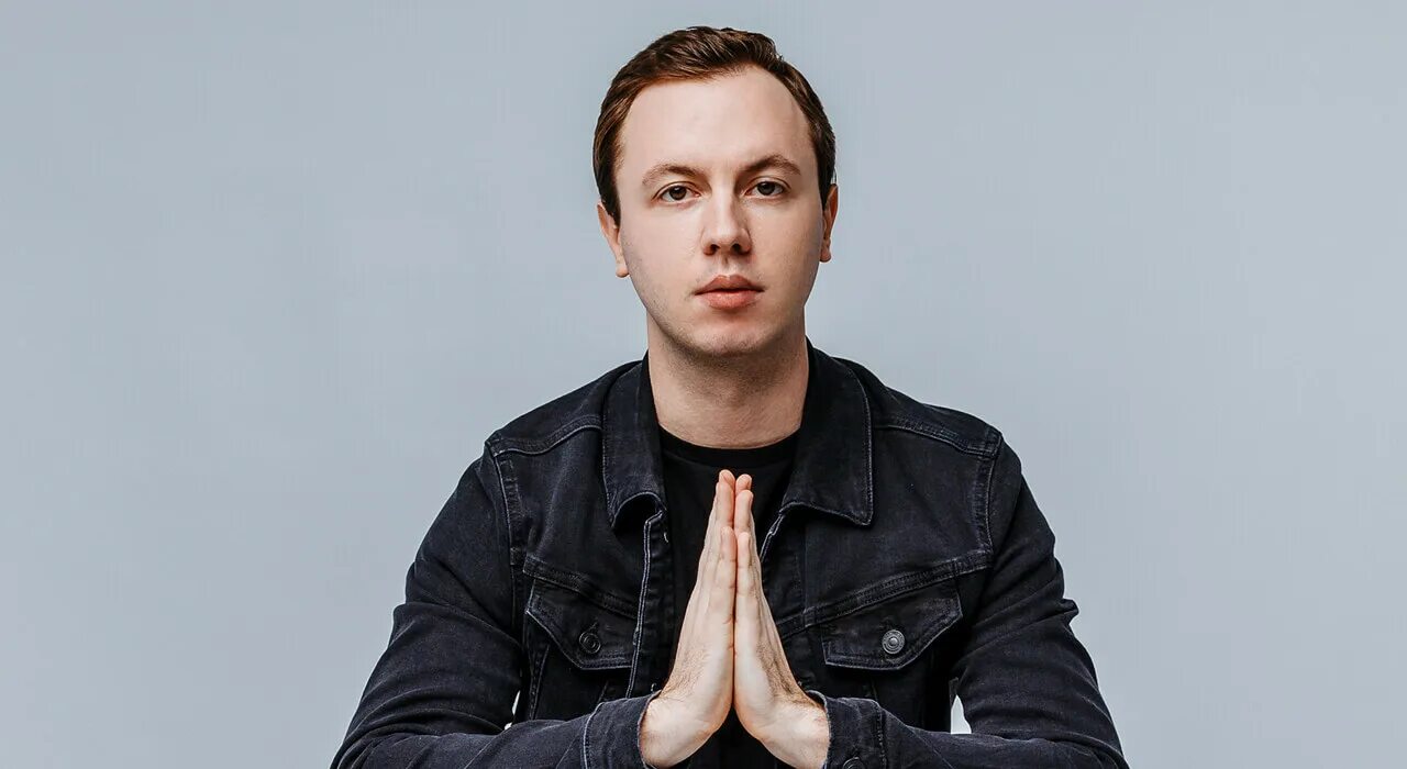 Call andrew. Эндрю роял. andrew rayel фото. rayel. andrew rayel wiki.