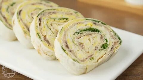 Рулет из лаваша с курицей яйцом