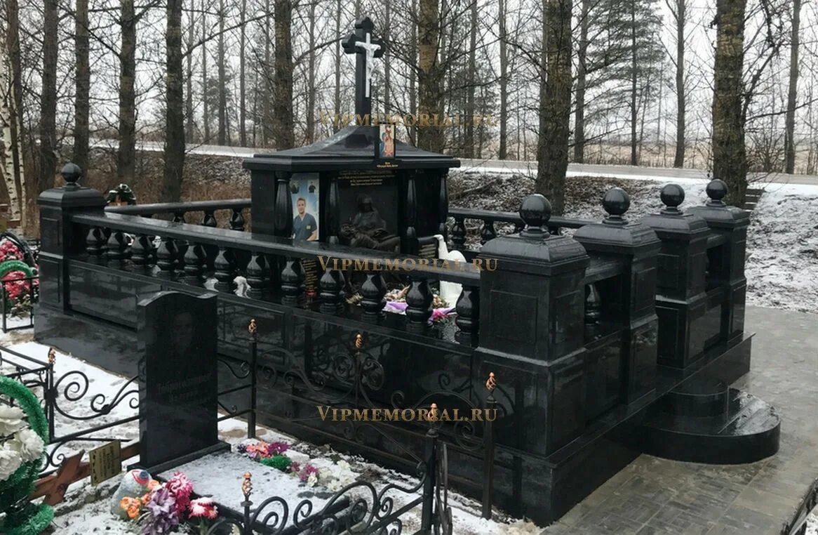 Пивной король: кто покоится за золотой оградой на Воинском кладбище Ярославля - 