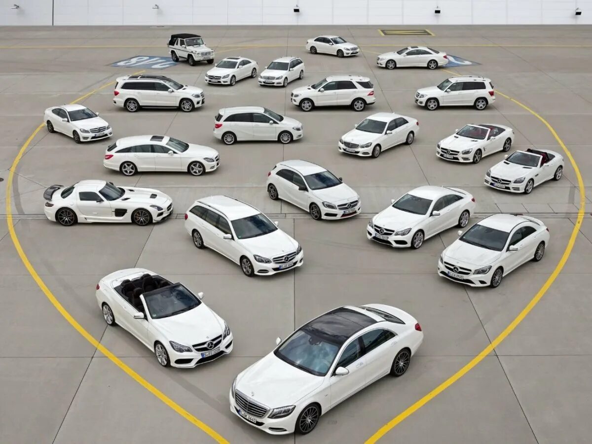 Много автомобилей. Много машин. Много белых машин. Класс автомобиля. Классы автомобилей.