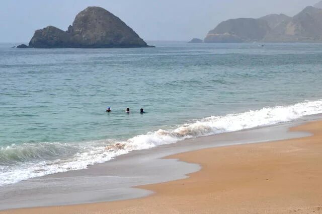 порт эль-фуджейра. можно ли купаться в фуджейре в январе. оманский залив индийский океан фуджейра. фуджейра оаэ. можно ли купаться в фуджейре в январе.