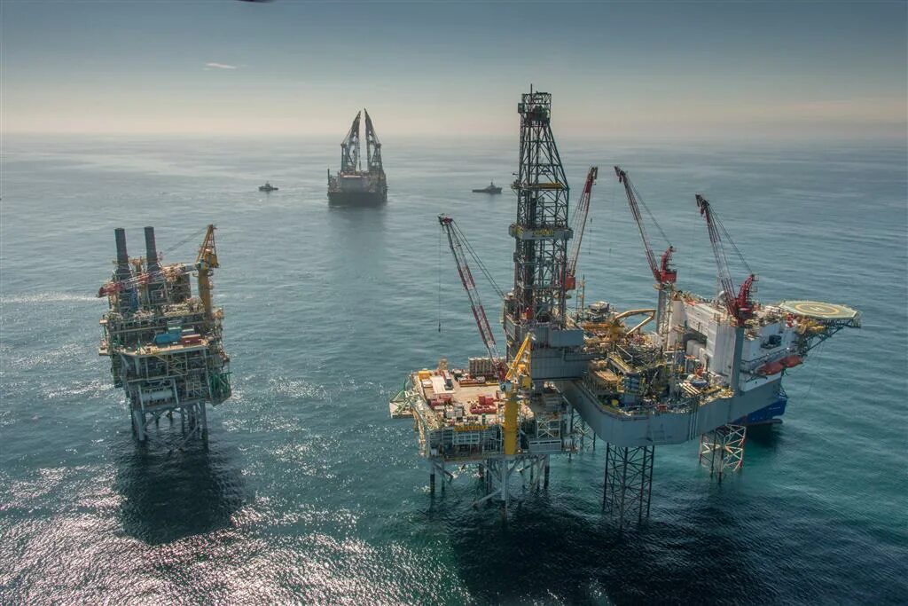 Ресурсы в море добыча. Offshore oil and gas в северном море англии. месторождения нефти в австралии. месторождения нефти в великобритании. морская добыча нефти.