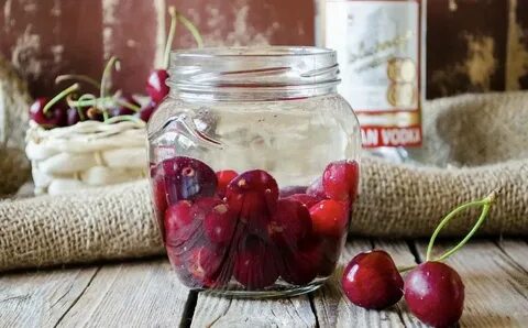 Рецепты наливки из вишни с косточкой