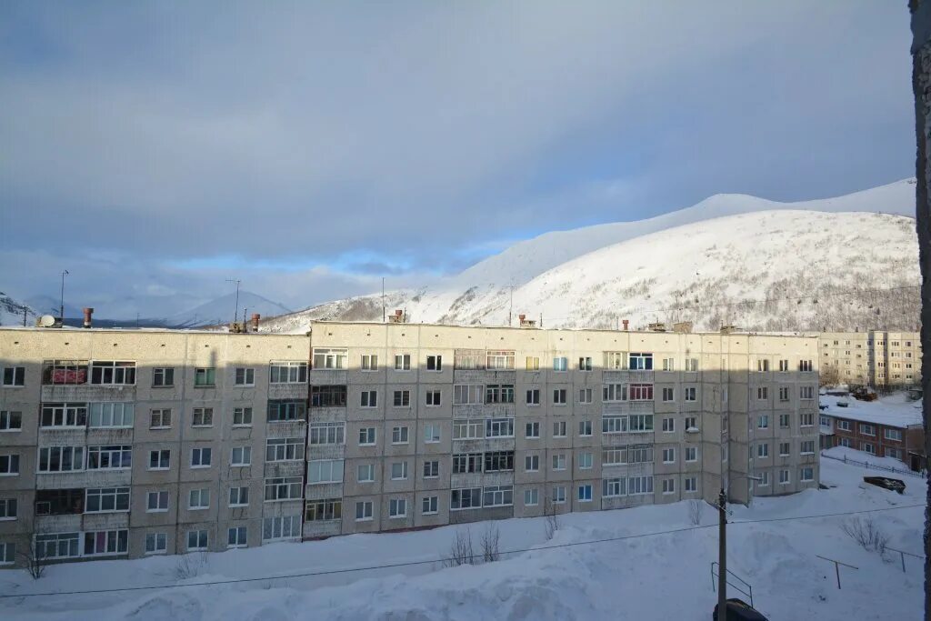 Кировск мурманская область ленина 5а. Кольский полуостров кировск. Хибинская гимназия кировск мурманская область. Пенсионный кировск мурманской. Пенсионный кировск мурманской.
