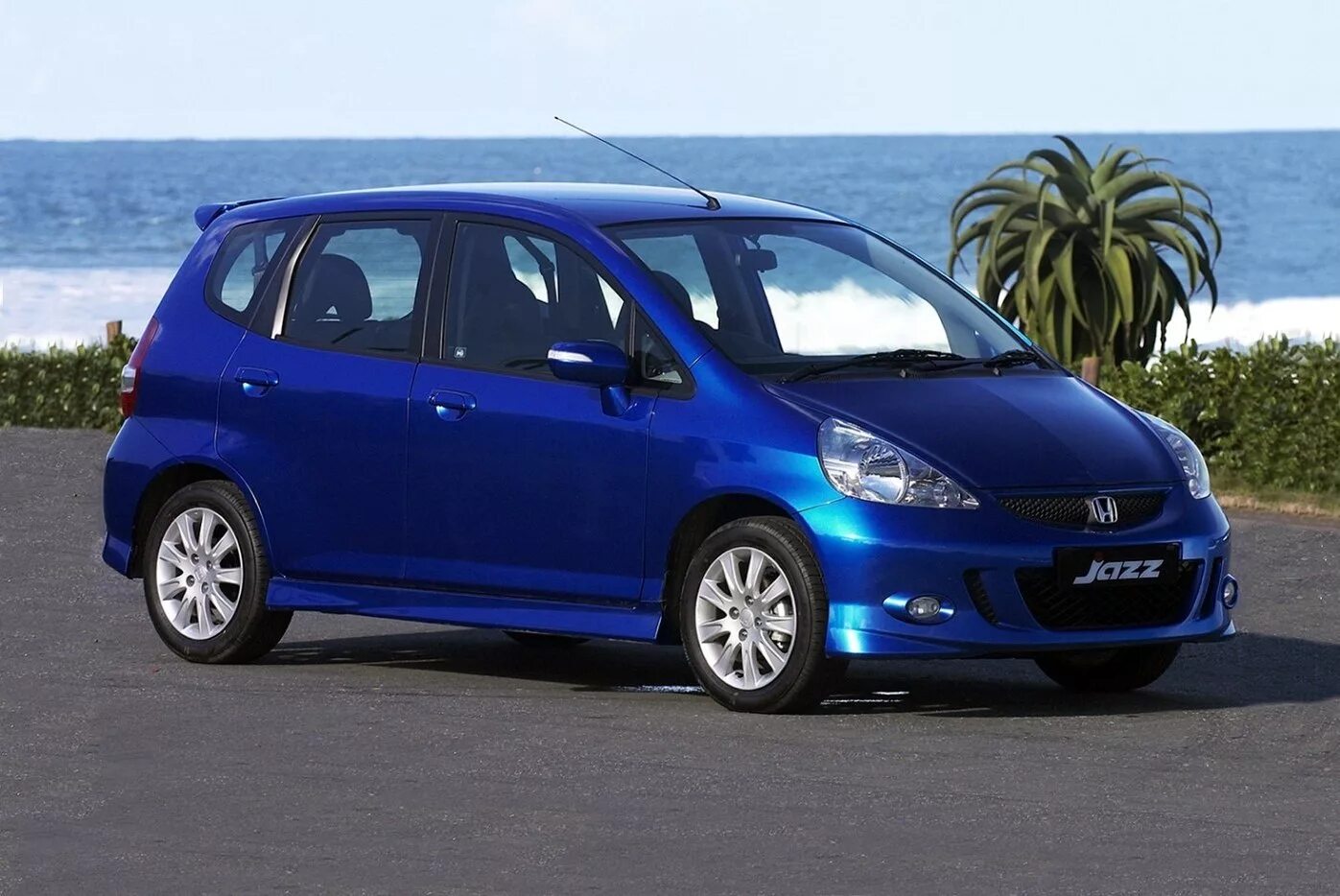Vin honda jazz. Honda jazz 1 рестайлинг. Хонда джаз 2008. Honda jazz 2008. Хонда джаз 2008 рестайлинг.