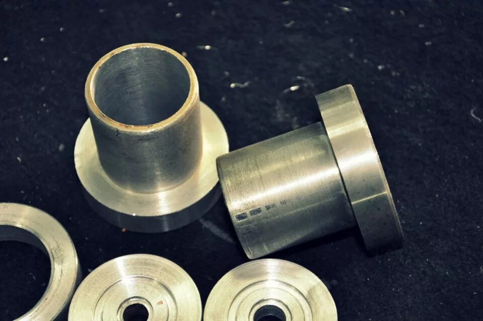 Втулка переходная 32-12,7. Переходная втулка с 12,7мм на 32мм. Точить втулки на турбину. Точить втулки. Точить втулки.