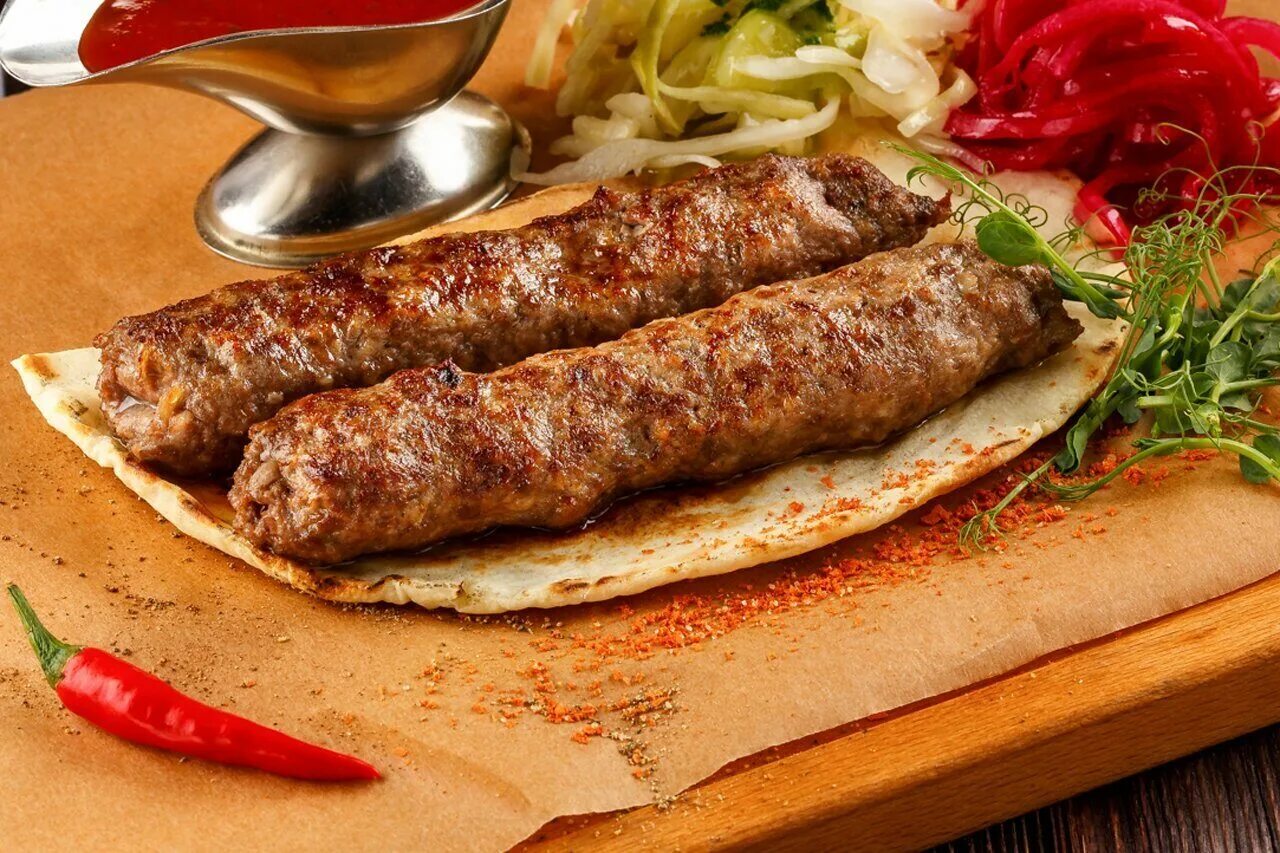 Как сделать сочные люля. Люля кебаб баранина. Шашлык люля кебаб из баранины. Люля кебаб мясной. Друсан кебаб.