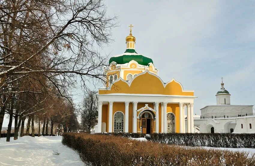 Христорождественский собор рязань внутри. Храм на яру рязань рождественское убранство. Кафедральный собор рязань. Рождество рязань храмы. Рождество рязань храмы.