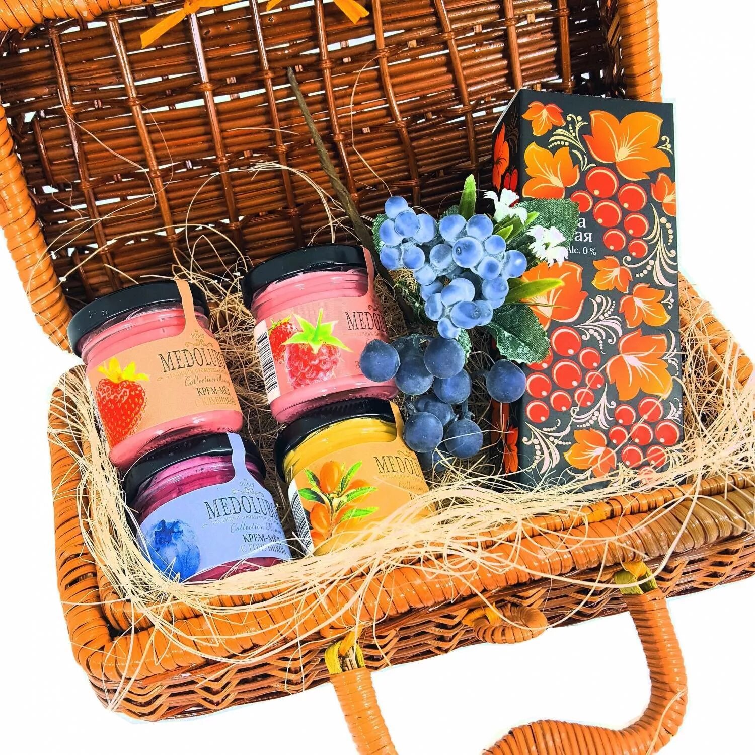 набор ягодное ассорти. подарочный набор для лица ягодная шкатулка. коробочка с фруктами в подарок. фруктовые ягодные наборы. какую коробку выбрать для ягодного ассорти.