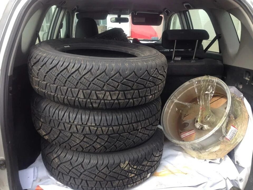 Летняя резина r17 225 65 для кроссовера. Michelin Latitude Cross 235/65 r17. Rav4 225/70 r17. 215/65 R16 rav4. Резина а/т 225 65 17 на рав4.