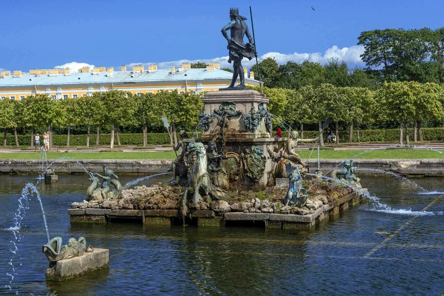 Нептун петергоф. Петродворец фонтан нептун. нептун (фонтан в петергофе) фонтаны санкт-петербурга. петергоф верхний парк фонтан нептун. петергоф каскад нептуна.