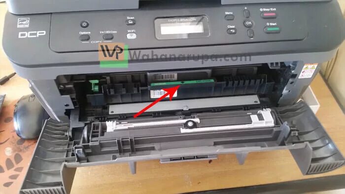 Ошибка принтера фотобарабан. 2540 brother барабана. brother dcp-l2500dr фотобарабан передвиньте зеленую лапку. brother l2540 термистор. бразер 2540 панель.
