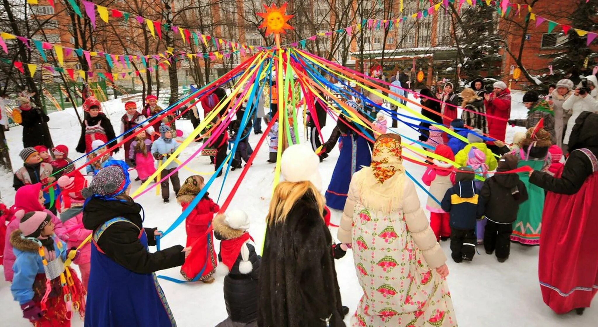 Масленица хоровод. Народные гуляния на Масленицу. Праздничные народные гулянья. Зимние гуляния.