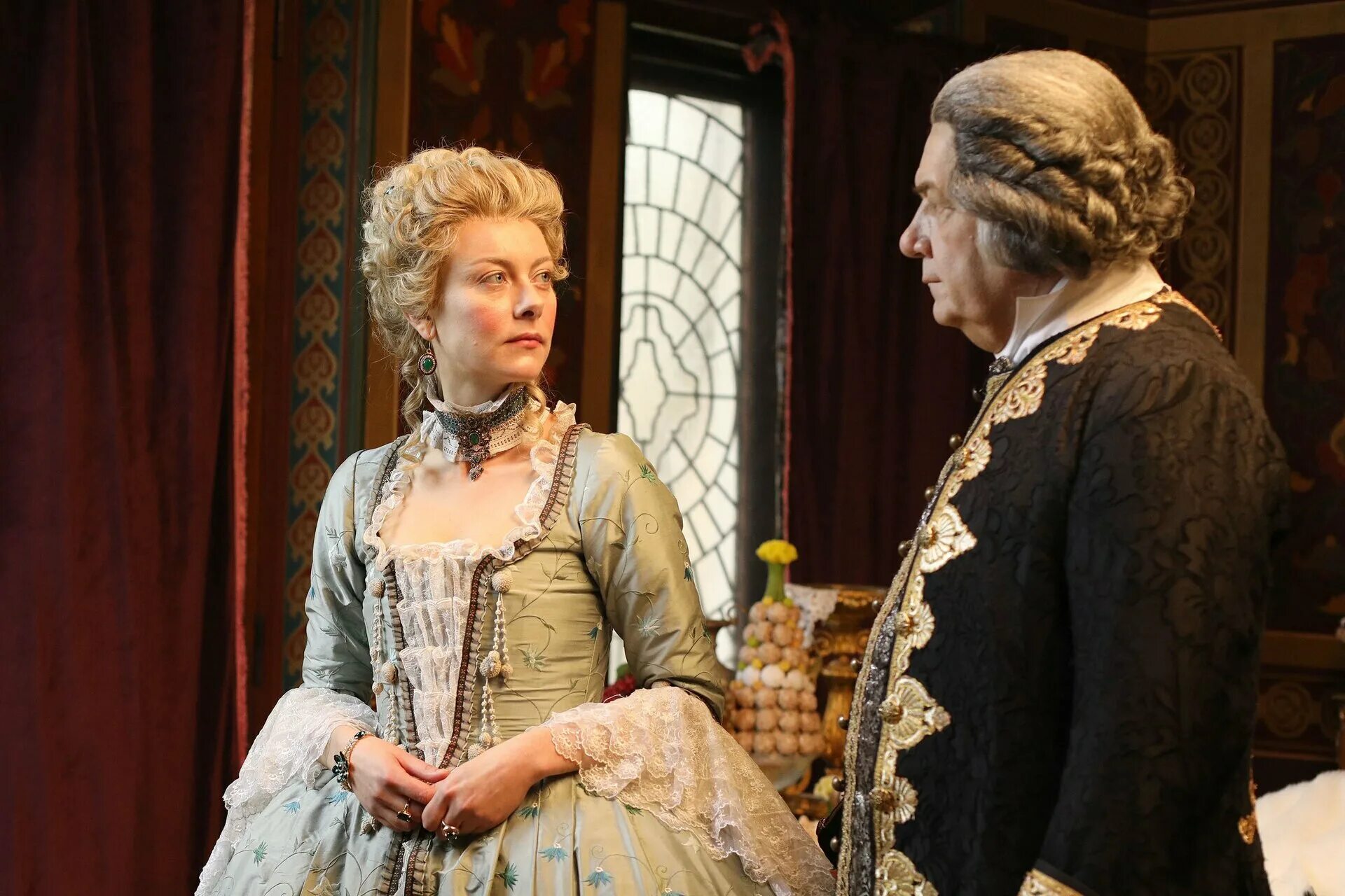 Девушка в шубе. Кровавая барыня крепостные. Лерн помещицы из будущего. Солнечная тайна изабель. Лерн помещицы из будущего.