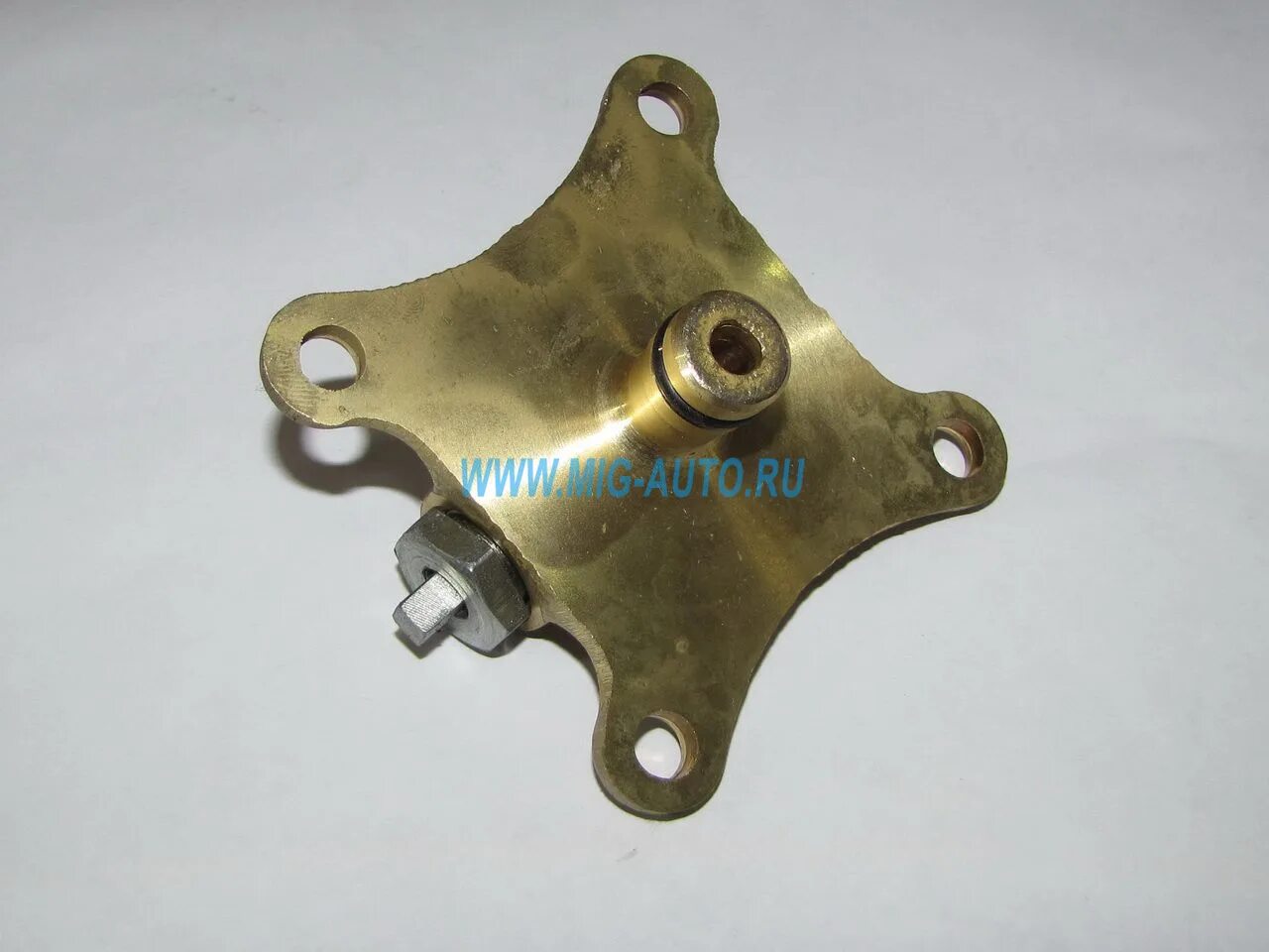 Кран подкачки 4310-3124110. Кран запора воздуха камаз - ангстрем 4310-3124110. Кран подкачки колеса камаз 4310-3124110. Кран подкачки камаз 4310 колесный. Кран подкачки колеса камаз 4310-3124110.