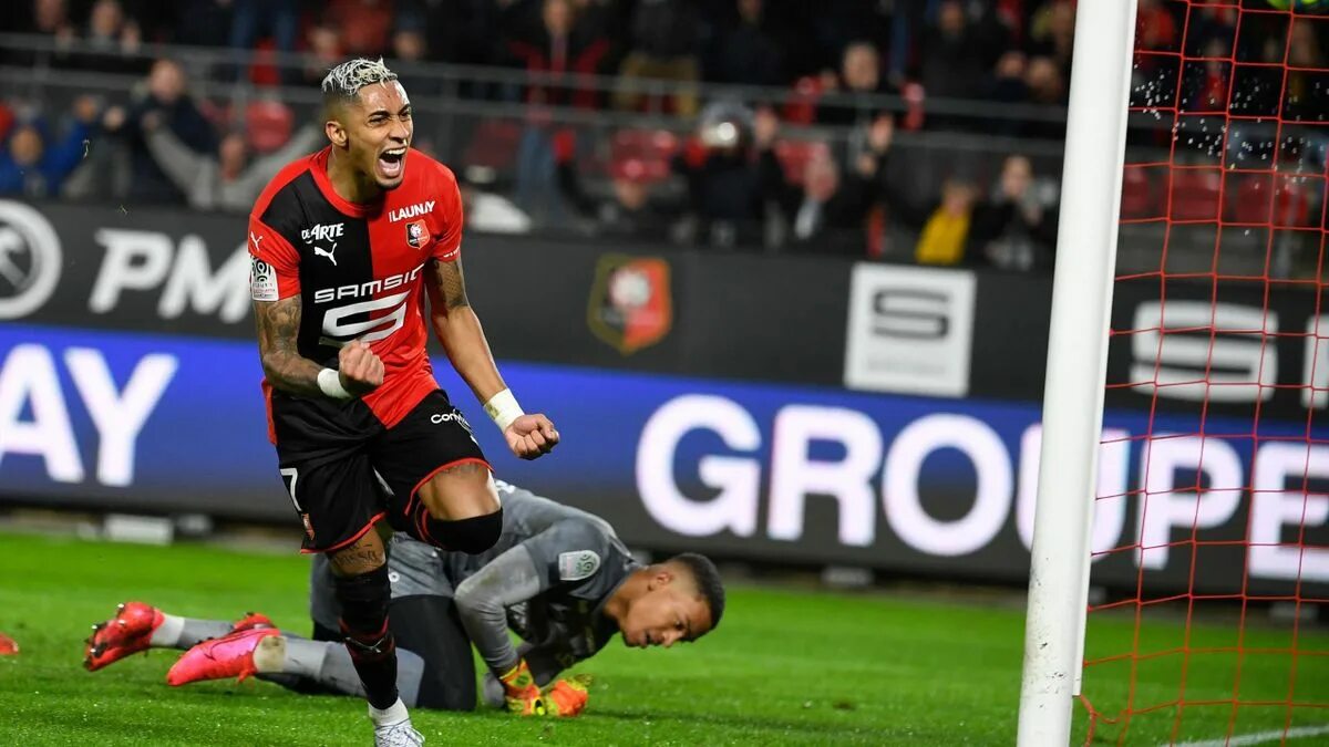 Ортвин ренн. Ренн night. Ренн футбол фото. Ренн ar ujhjl. Лорьян ренн 27 января 2023.