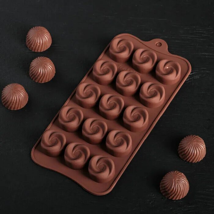 Формочки для шоколада. Форма для шоколада силикон "листья" 15 ячеек (3х2,5 см). Vl80-326. Силиконовая форма шоколад. Силиконовая форма для шоколада машина.