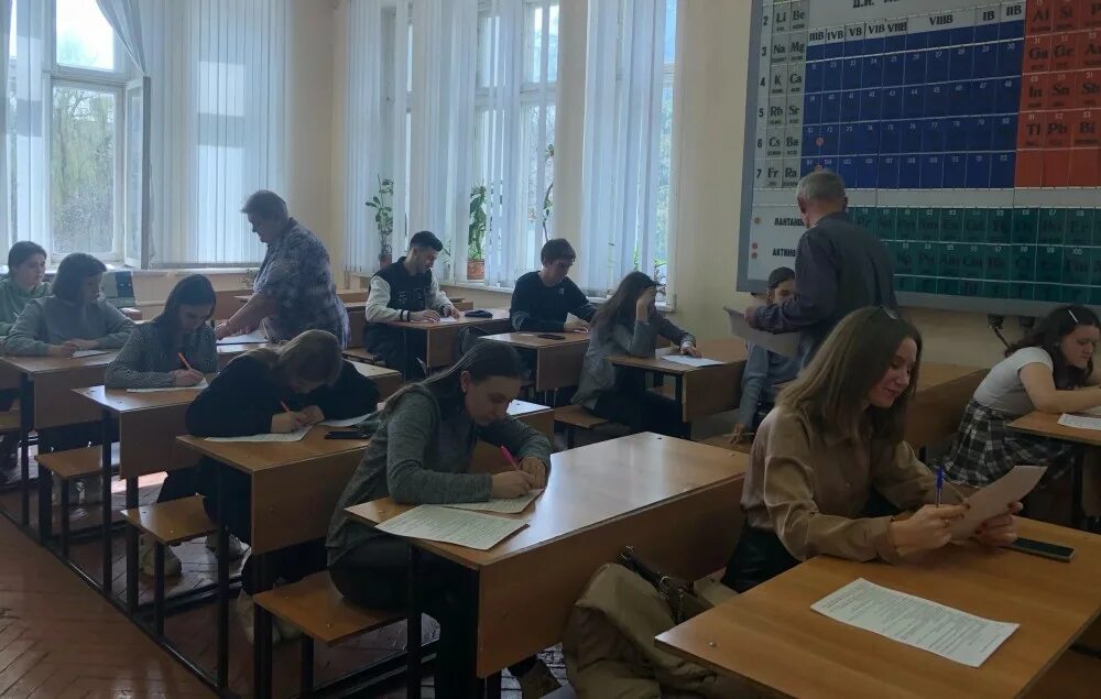 Студенты 2 групп. Студенты 2 групп