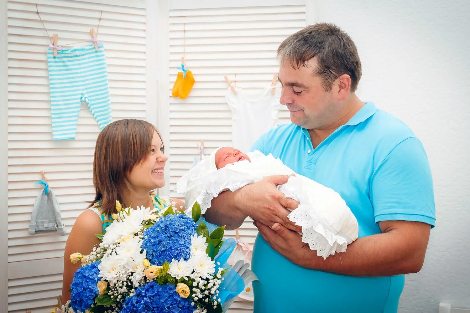 Что нужно на выписку из роддома. Выписка из роддома. Фотограф на выписку из роддома. Фотозона на выписку из роддома. Выписка с роддома.