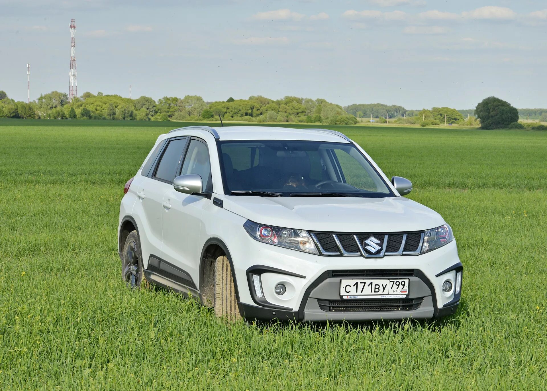 Vitara ii. Сузуки Витара 2015. Suzuki Vitara белая 2021. Сузуки Витара 2015 белая. Suzuki Vitara 2015 белая.