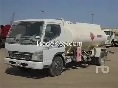 Mitsubishi Canter заправщик газа. Mitsubishi Canter цистерна. Водовозки мидсубиши Кантер. Мидсубиши Кантер бочка. Масло митсубиси кантер