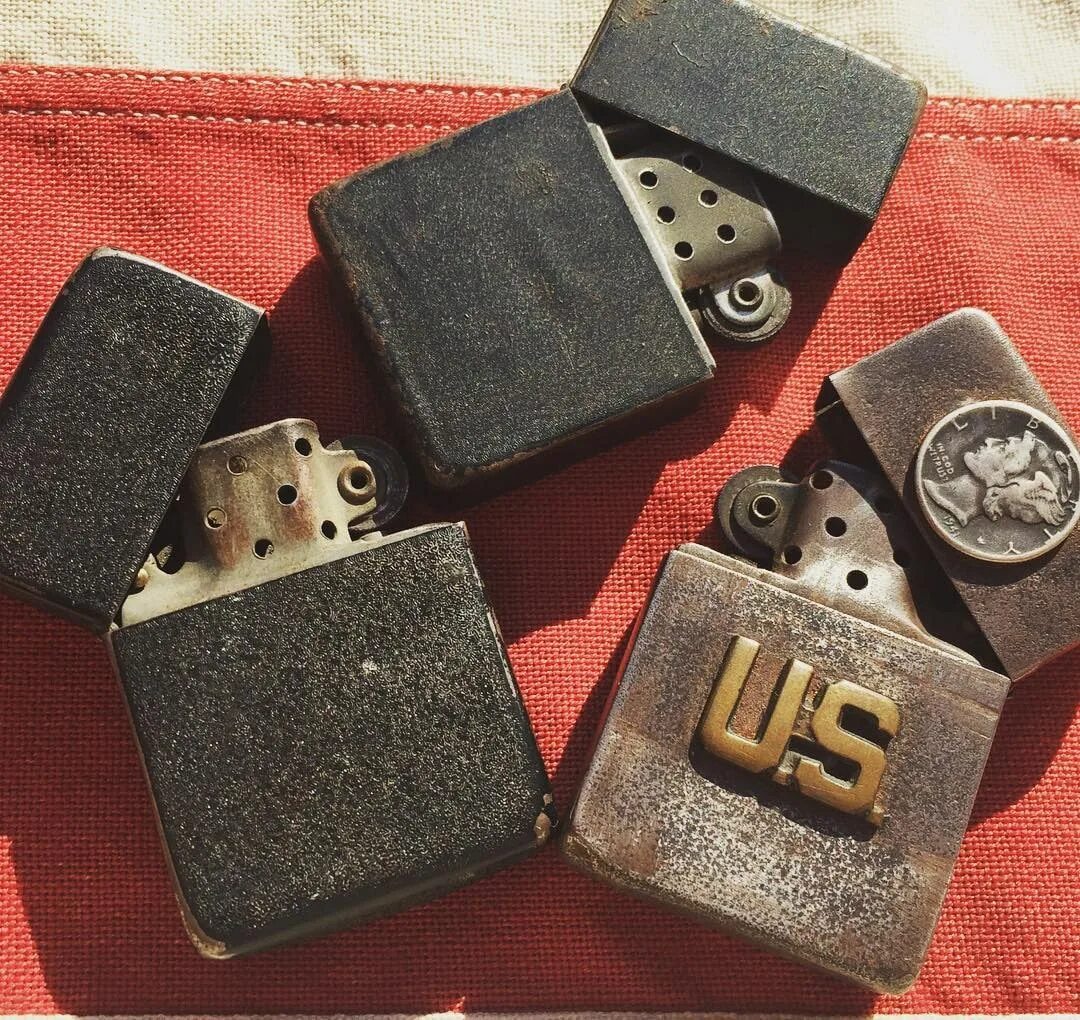 Зажигалка шоколад. Zippo ww2. Zippo зажигалка второй мировой. Зажигалка Zippo времен второй мировой войны.