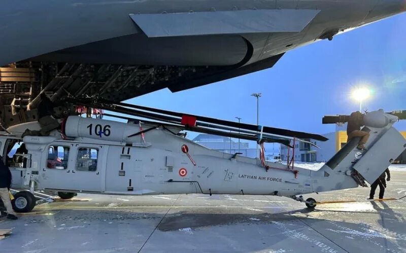 Ввс латвии. Вертолёт uh-60. uh-60m «блэк хок. военно-транспортная авиация. вертолет ввс сша.