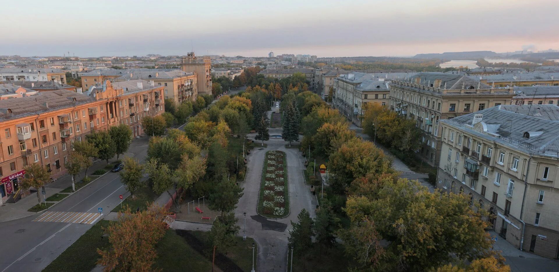 Территория города магнитогорск. Ленинский район Магнитогорск. Магнитогорск Ленинский район архитектура. Главная улица Магнитогорска. Магнитогорск элементы 47 архитектура.