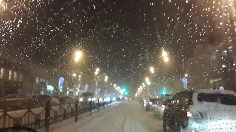 На улице пошел снег