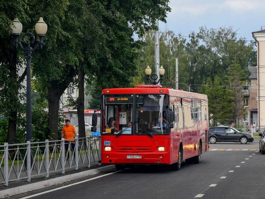 88 автобус казань. Казань автобус 30 МАЗ. Красный автобус Казань. 53 Автобус Казань.