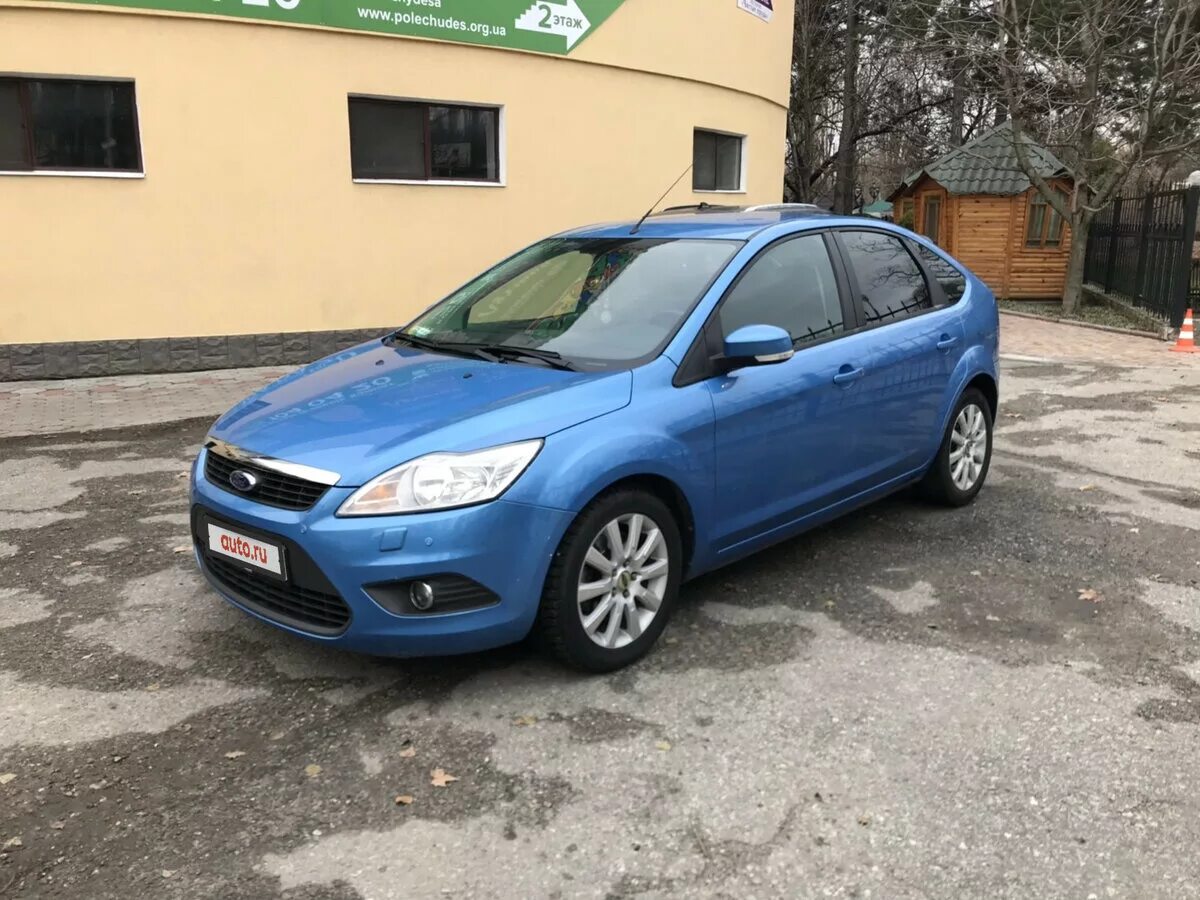 Форд хэтчбек отзывы. Ford Focus 2 2010 хэтчбек синий. Ford Focus 2 Рестайлинг хэтчбек голубой. Ford Focus 2 Рестайлинг хэтчбек синий. Форд фокус синий хэтчбек.