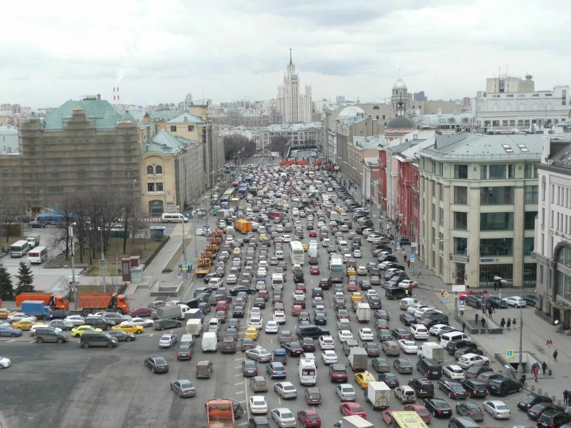 Московские дороги сегодня. Таганская площадь в час пик. Ленинградский проспект пробка. Московские пробки. Пробки в Москве.