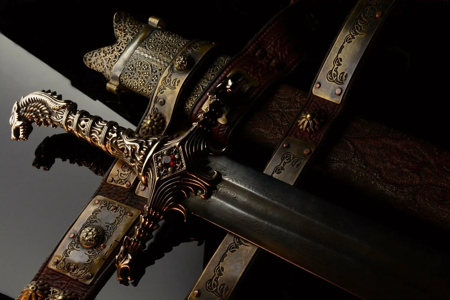 Чужие руки стальные мечи золотые кресты. Королевский меч Эстетика.