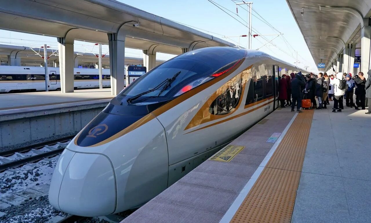 Есть ли скоростные поезда. Синкансэн l0. Китайский Сапсан поезд. Пекин-Шанхайская высокоскоростная железная дорога. Поезд crh380a.