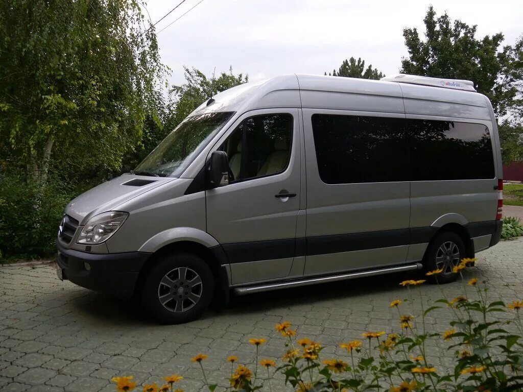 Мерседес спринтер пассажирский 8+1. Volkswagen caravelle 9 местный. Трансфер минивэн. Minibus toyota hiace. Мерседес спринтер 8 местный.