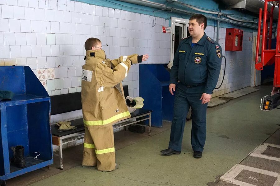 мчс россии начальник караула пч. мчс россии начальник караула пч. спальное помещение в пожарной части. караульное помещение пожарные. пожарная служба.