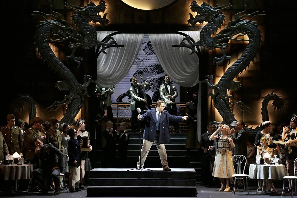 Опера мюнхен верди бал маскарад. Бал в савойе московская оперетта. Спектакль бал-маскарад большой театр. Театр бал. Театр бал.