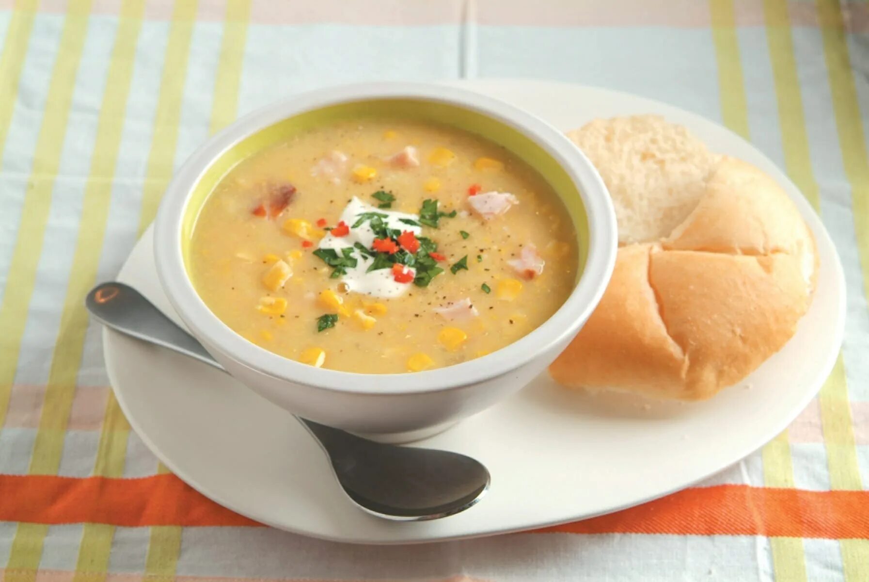 Суп из копченой курицы с плавленным сыром. Суп с копченой курицей и плавленным сыром. сырный суп с копченой курицей. сырный суп с копченостями. суп с копченостями и сыром.